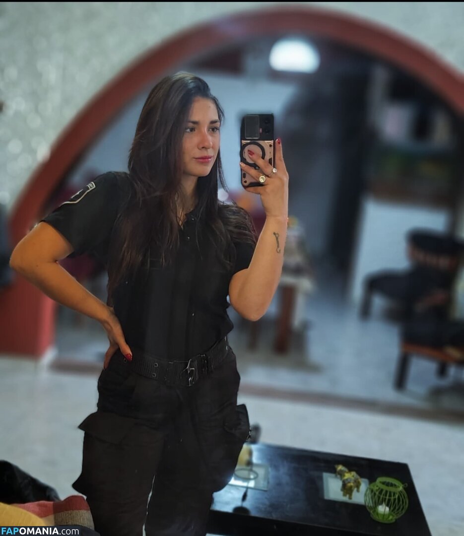In And Out Uniform Nudo OnlyFans  Foto trapelata #29