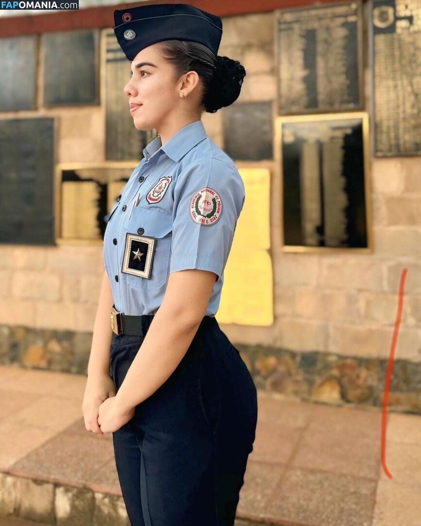 In And Out Uniform Nudo OnlyFans  Foto trapelata #46