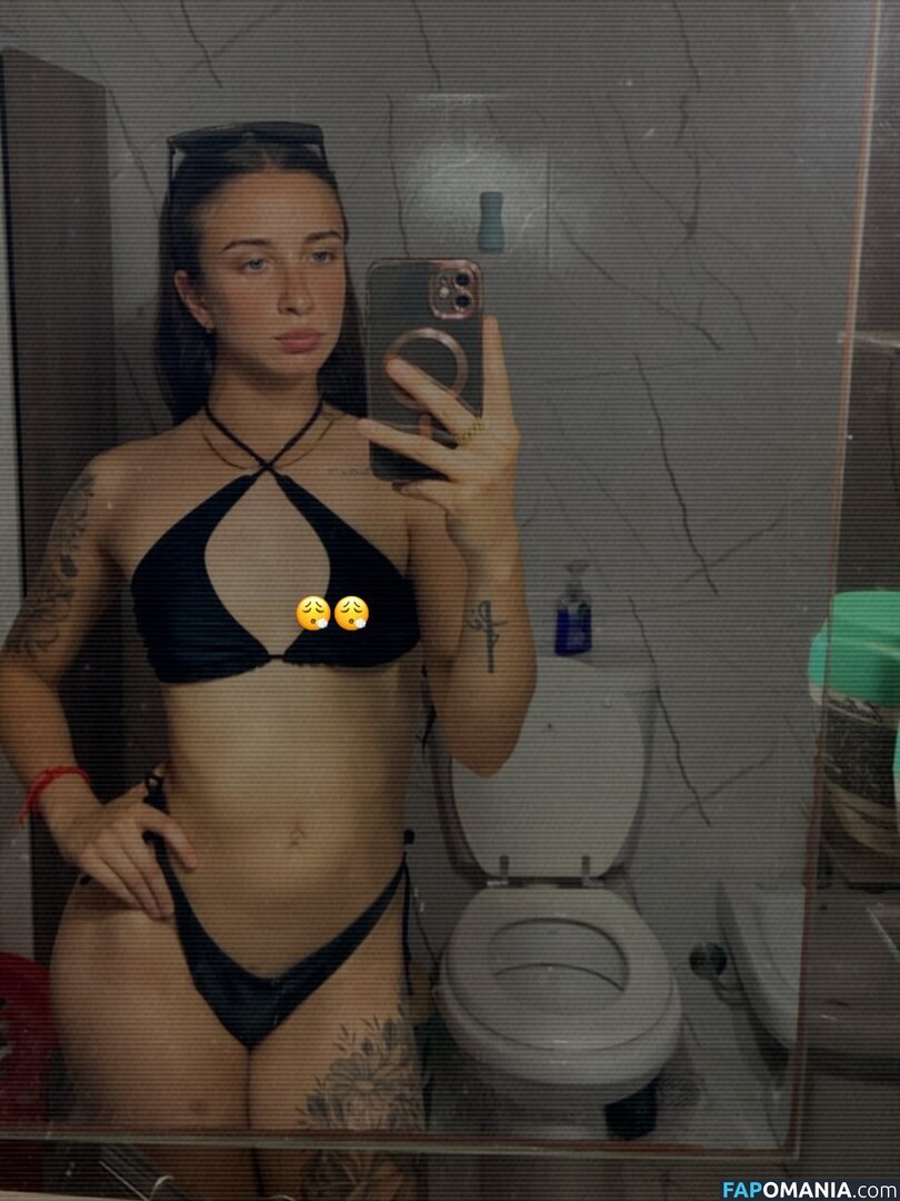 In And Out Uniform Nudo OnlyFans  Foto trapelata #55