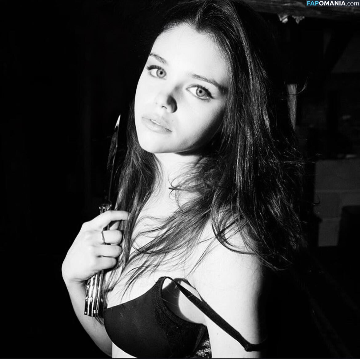 India Eisley / https: / indiaeisley Nudo OnlyFans  Foto trapelata #2