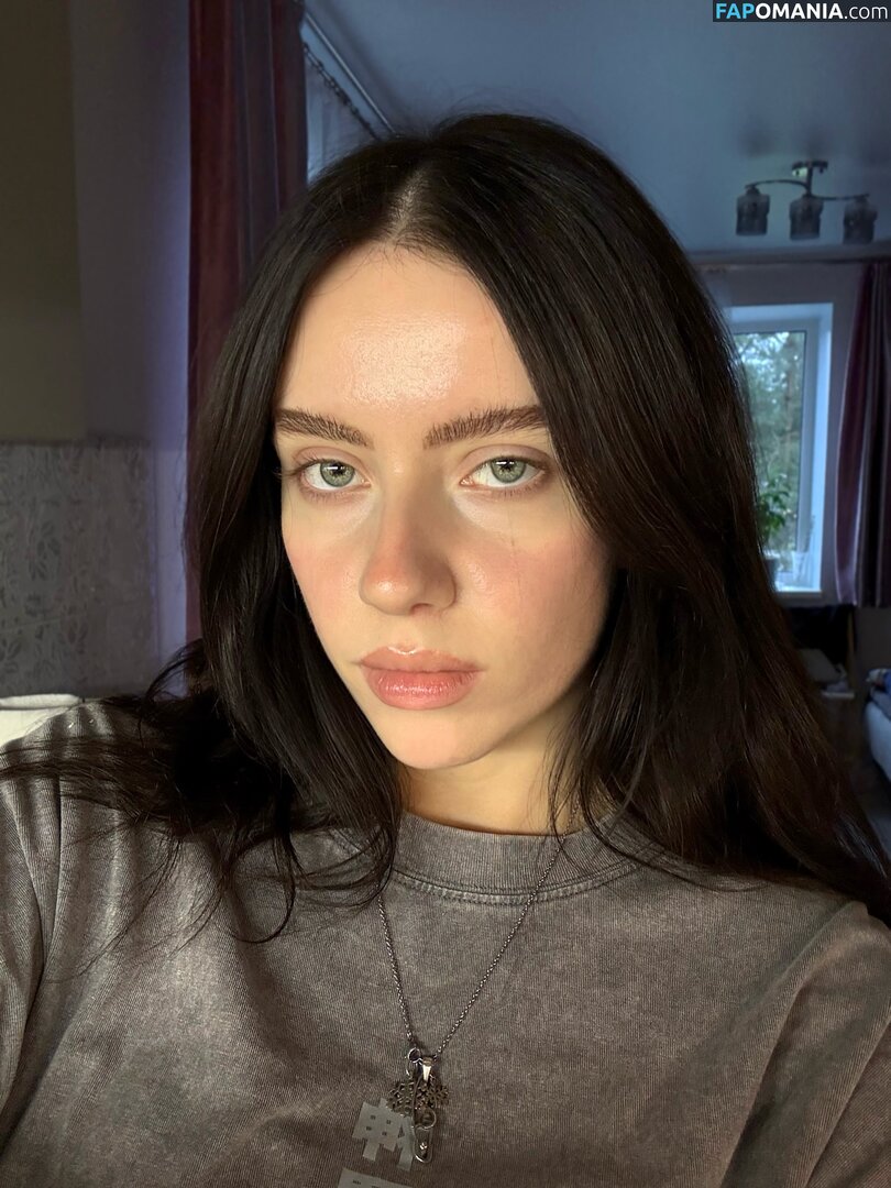 Irina Minkina / howeversnowy / rusian Billie eilish Nudo OnlyFans  Foto trapelata #1