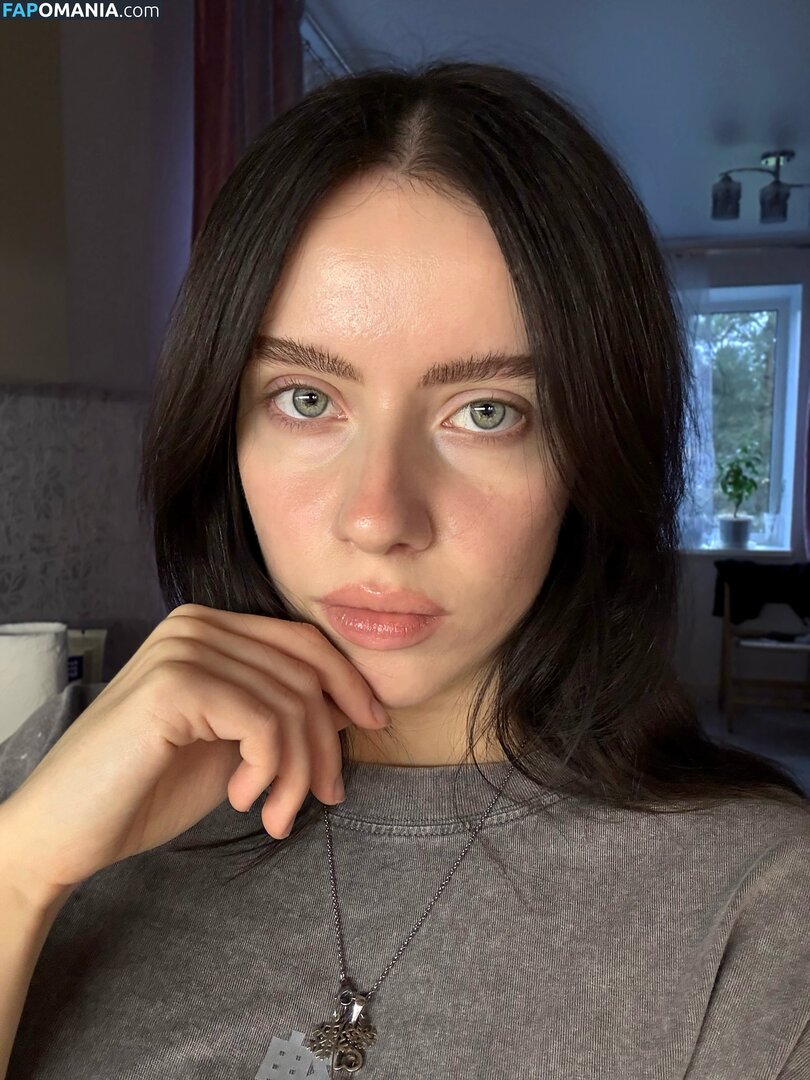 Irina Minkina / howeversnowy / rusian Billie eilish Nudo OnlyFans  Foto trapelata #2