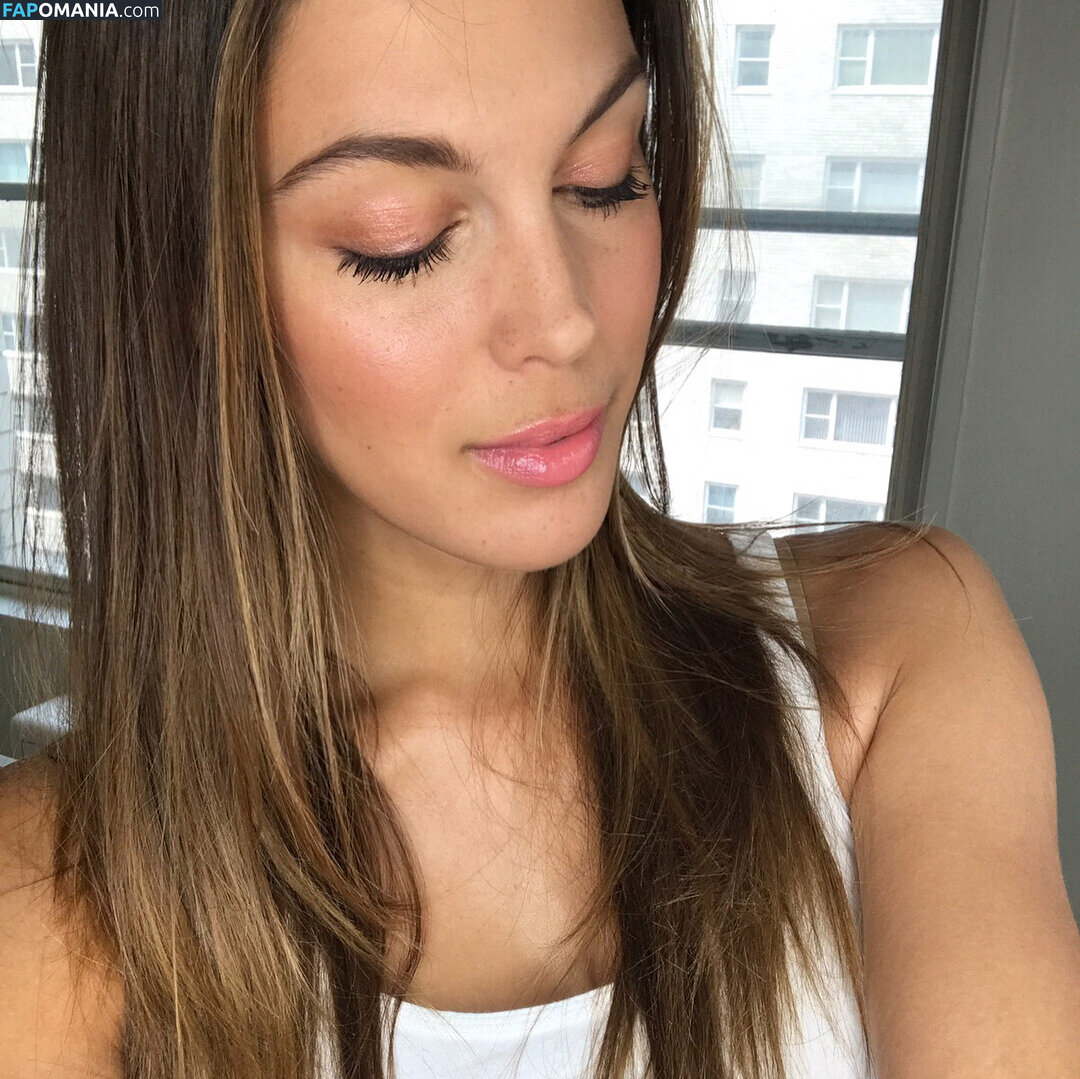 Iris Mittenaere / irismittenaere / summerxiris Nudo OnlyFans  Foto trapelata #10