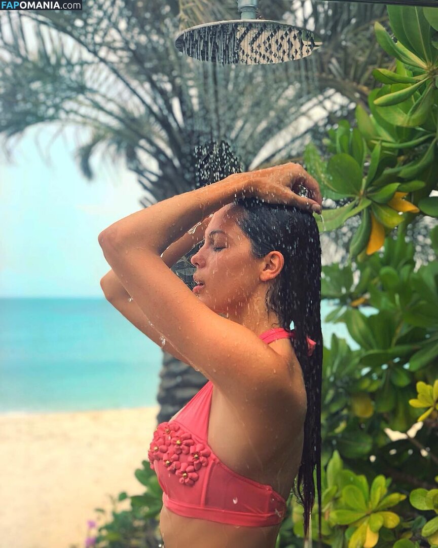 Iris Mittenaere / irismittenaere / summerxiris Nudo OnlyFans  Foto trapelata #25