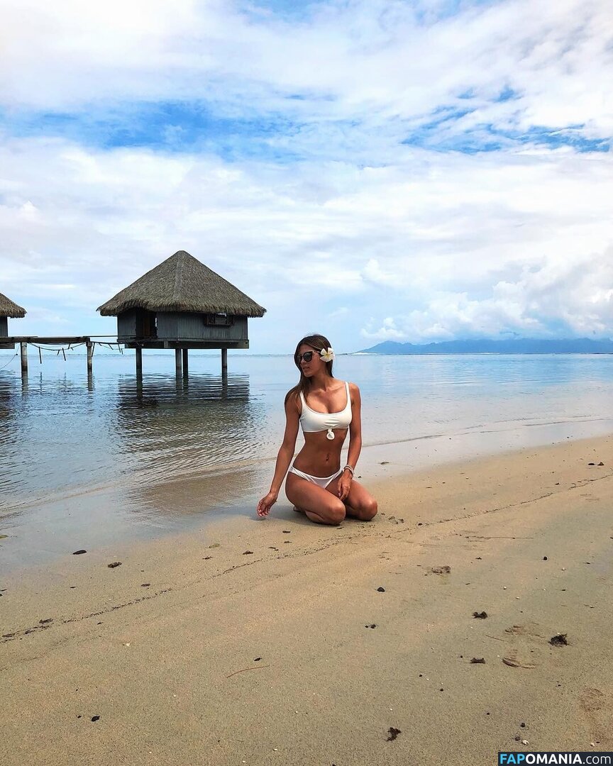 Iris Mittenaere / irismittenaere / summerxiris Nudo OnlyFans  Foto trapelata #27