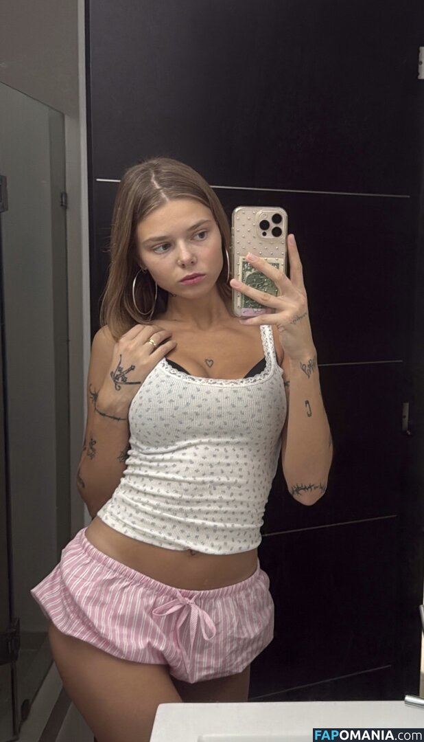 Ivasimmetria Nudo OnlyFans  Foto trapelata #3