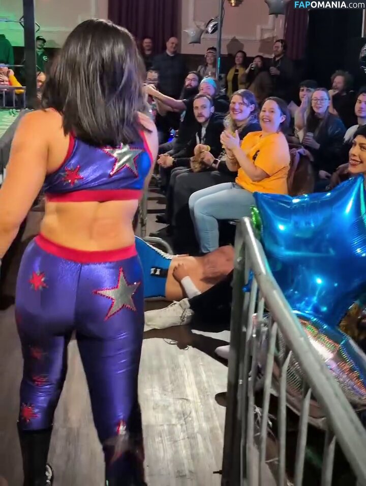 Izzy Moreno  / Izzy Moreno / ItsIzzyMania / itsizzymania Nudo OnlyFans  Foto trapelata #7