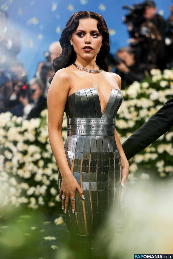 Jenna Ortega / Page / jennaortega Nudo OnlyFans  Foto trapelata #1582