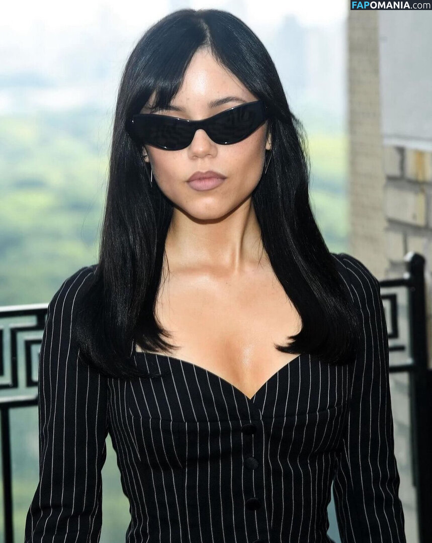 Jenna Ortega / Page / jennaortega Nudo OnlyFans  Foto trapelata #1672