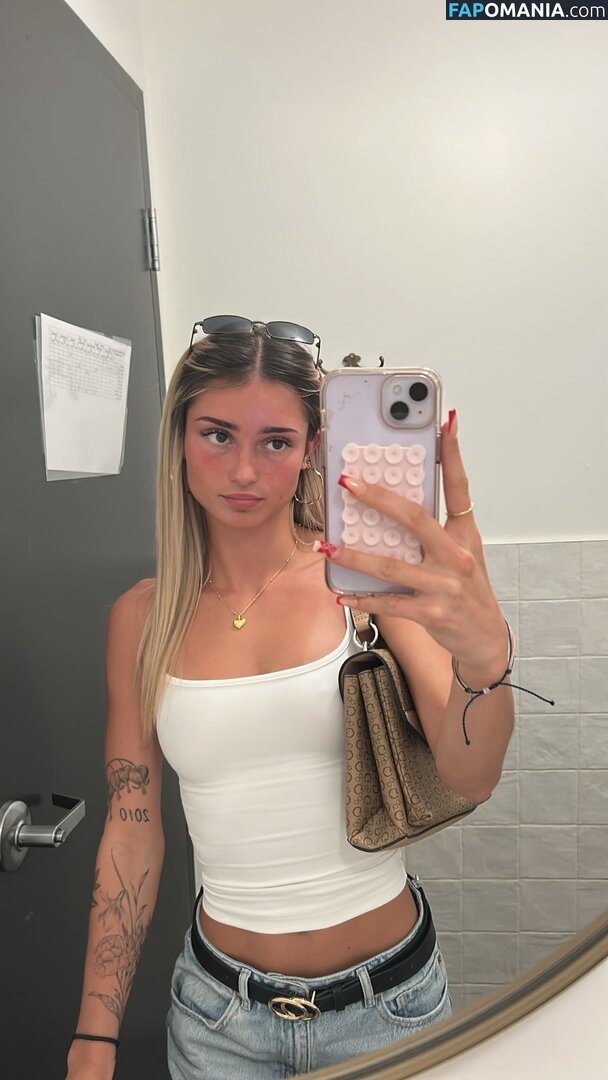 https: / jessicalovelyy / jessicalovelyy_ / jessiclovelyy Nudo OnlyFans  Foto trapelata #3