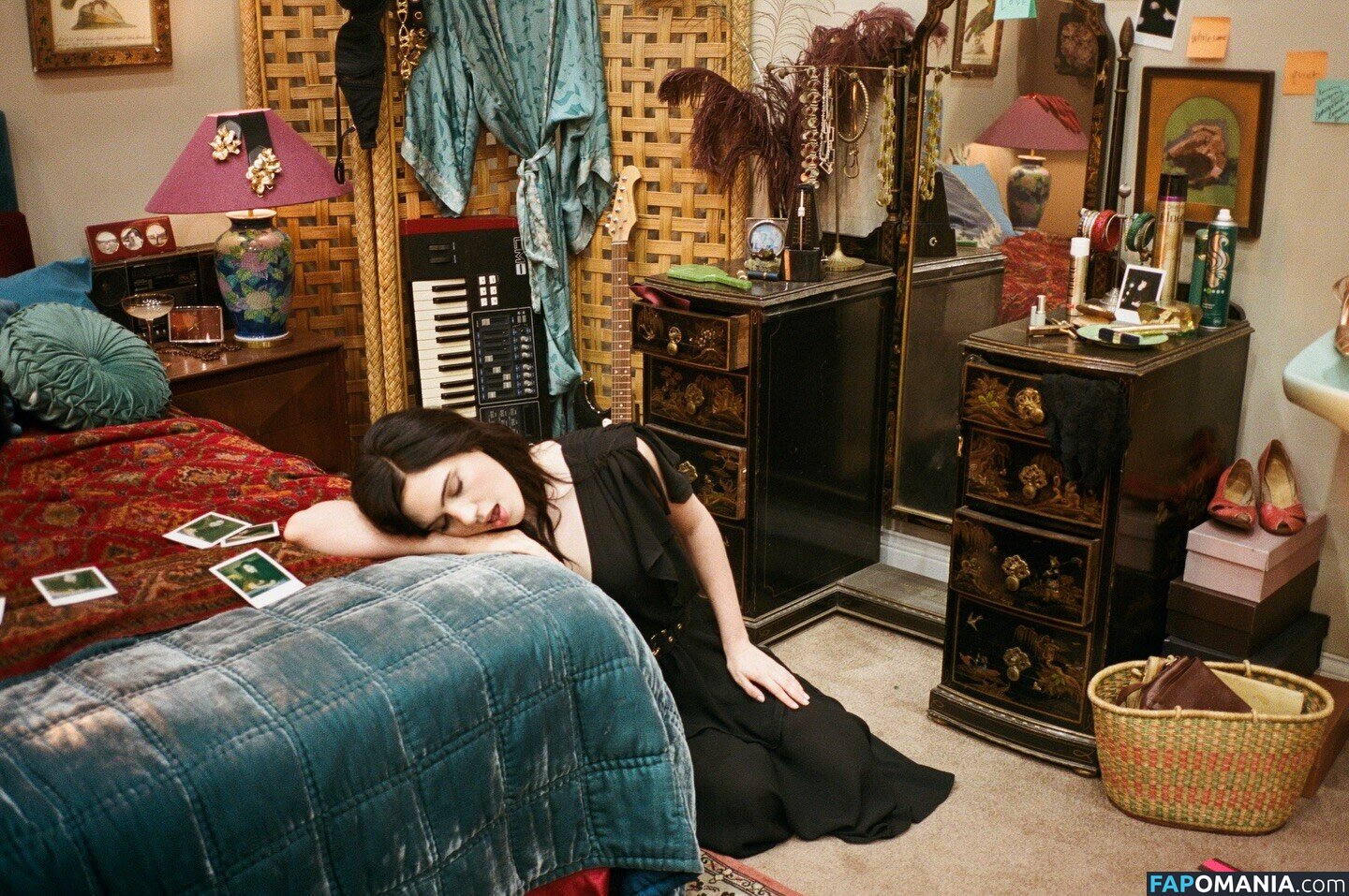 Julia Cumming (Sunflower Bean Singer / Julia Cumming (Sunflower Bean Singer/Bassist) / sunflowerbean Nudo OnlyFans  Foto trapelata #6