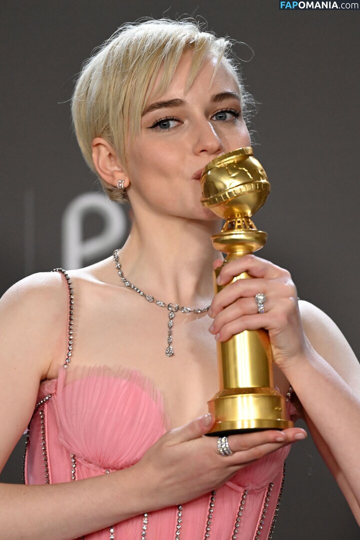 Julia Garner / juliagarnerofficial / ztyg_29 Nudo OnlyFans  Foto trapelata #2