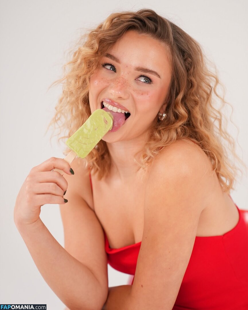 Julia Beautx / Julia Willecke / https: / juliabeautx Nudo OnlyFans  Foto trapelata #3