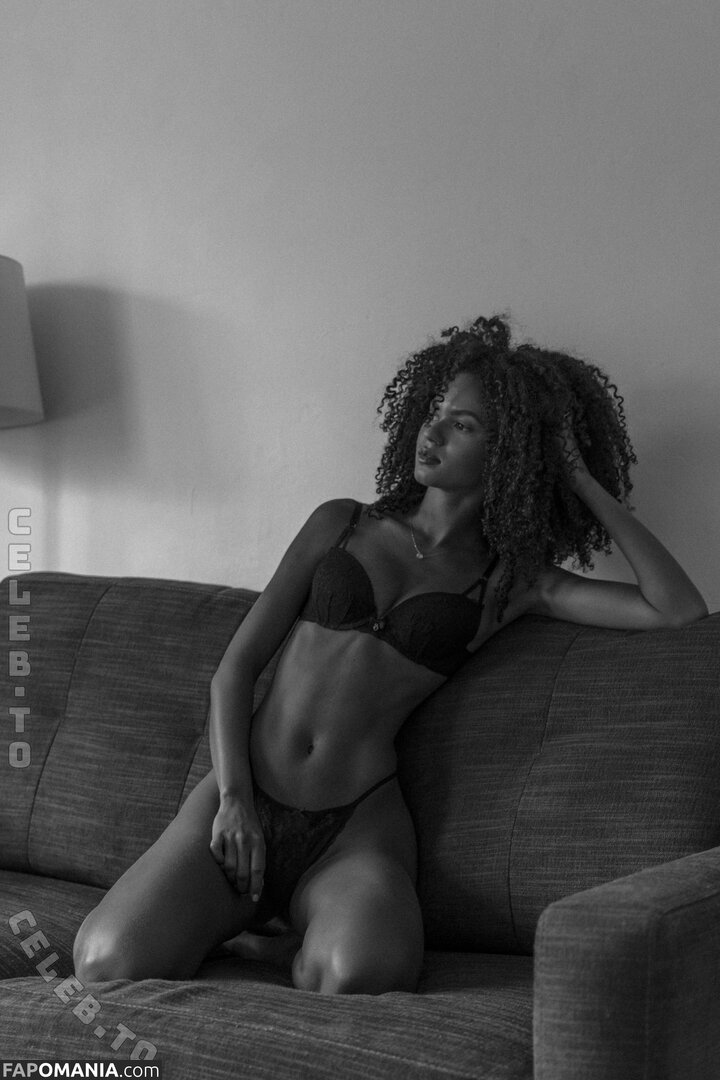Juliana Nalu / https: / juliananalu / naluando / nalujuliana Nudo OnlyFans  Foto trapelata #321