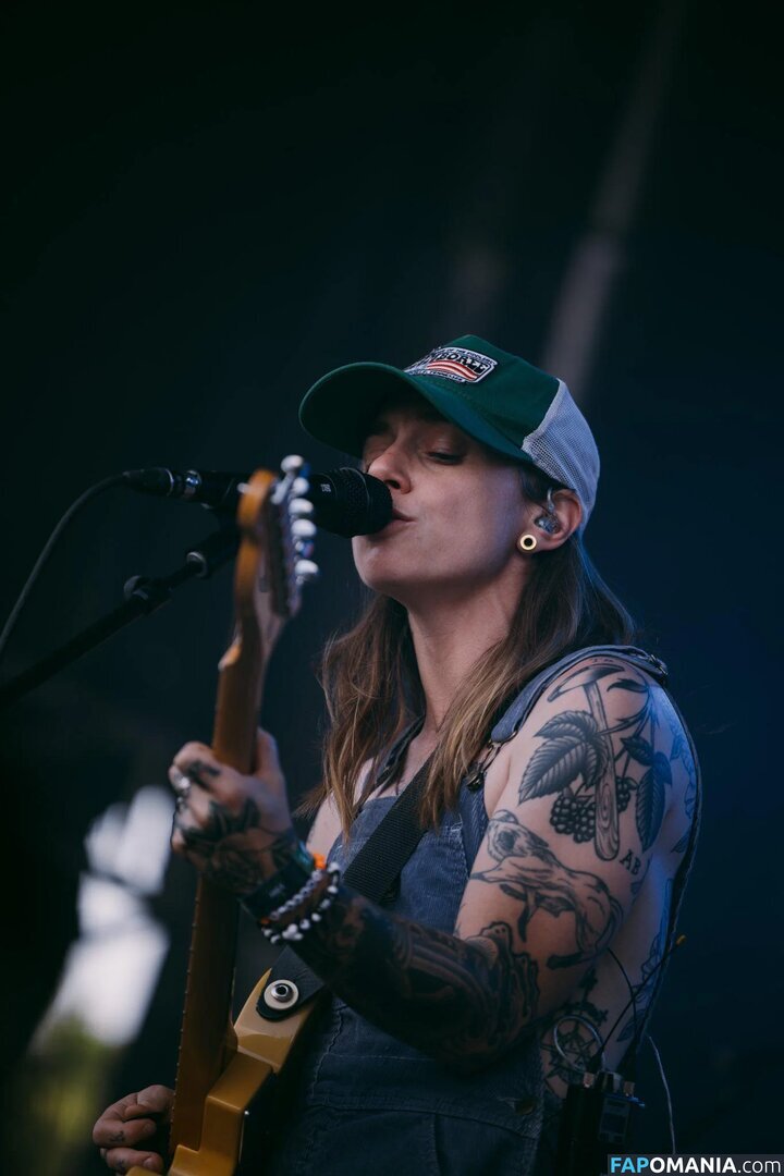 Julien Baker / julienrbaker Nudo OnlyFans  Foto trapelata #25