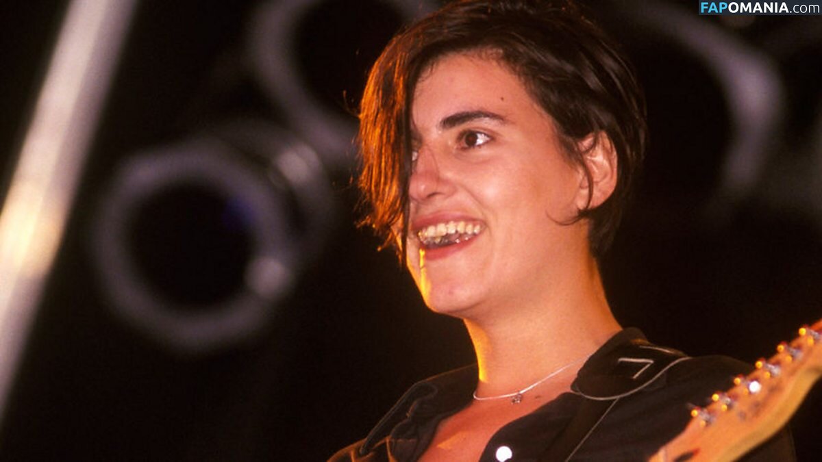 Justine Frischmann Nudo OnlyFans  Foto trapelata #3