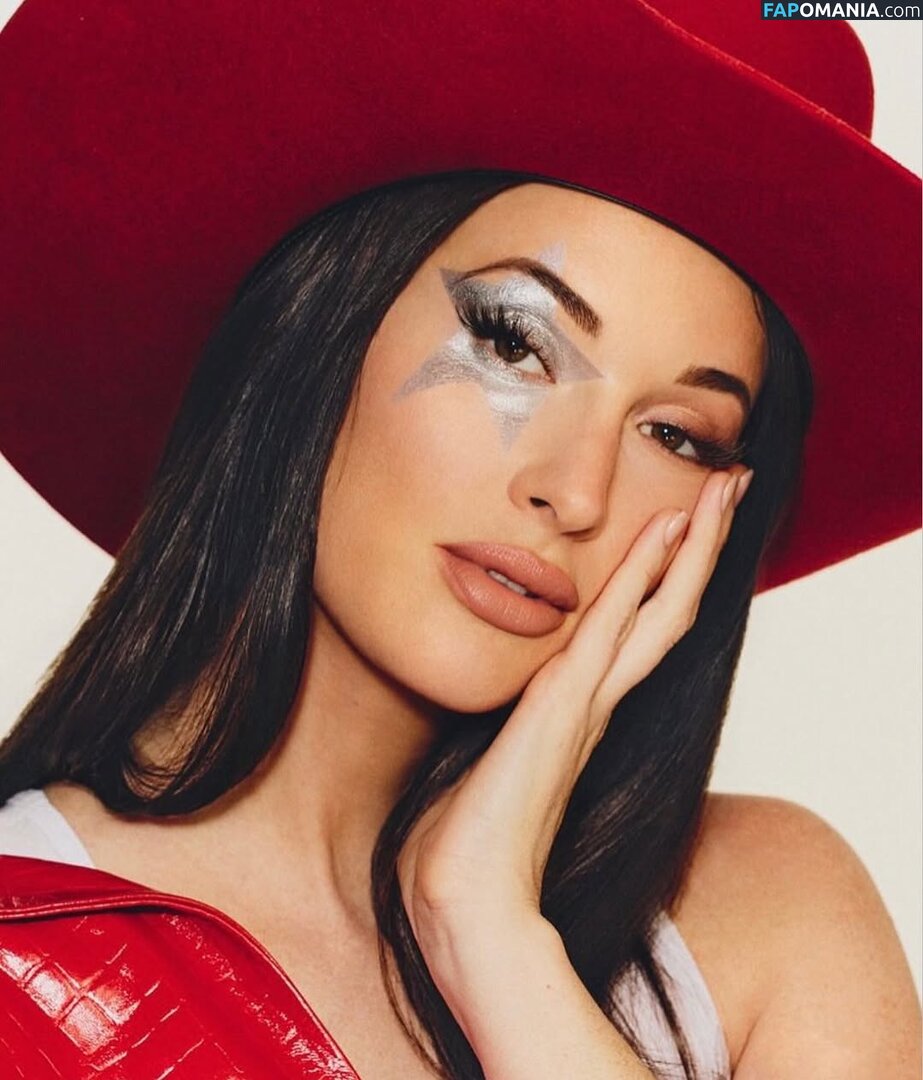 Kacey Musgraves / heavenlyyhazel / spaceykacey Nudo OnlyFans  Foto trapelata #13