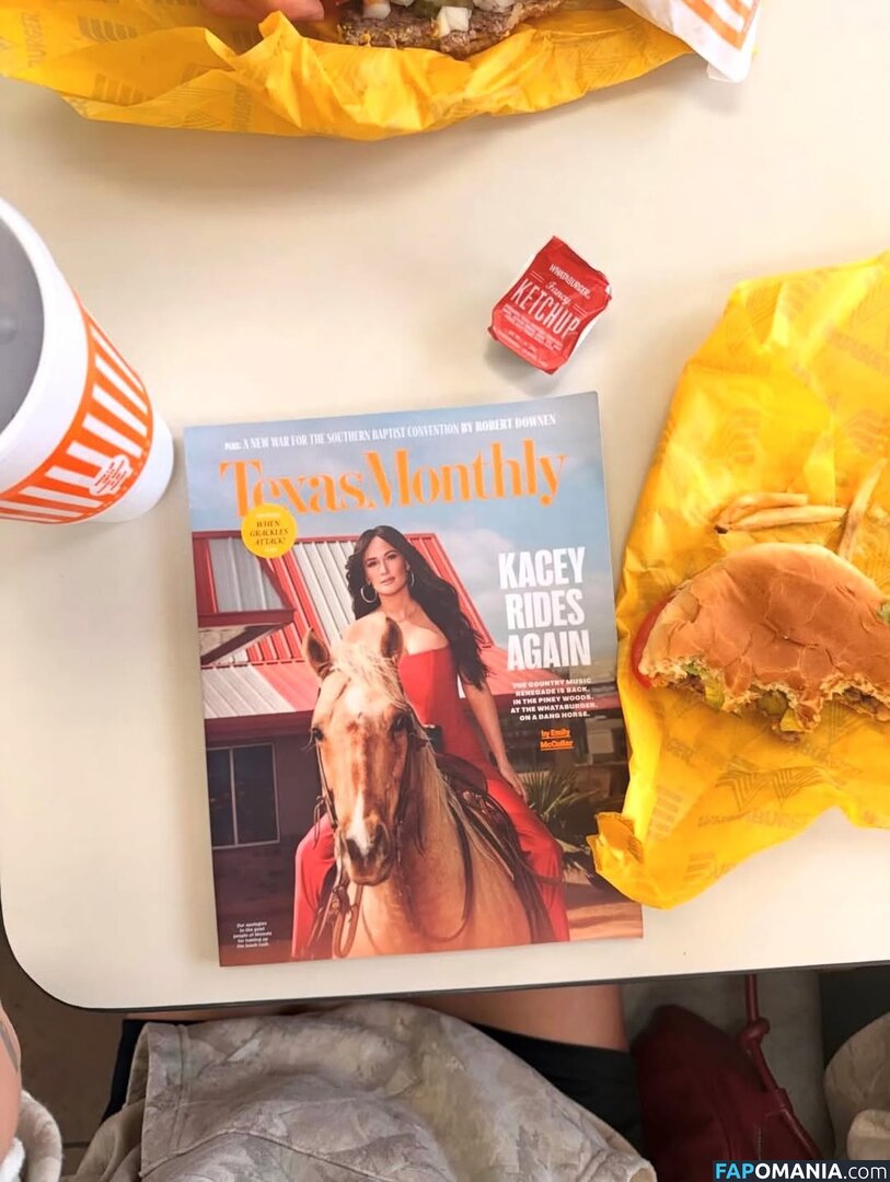 Kacey Musgraves / heavenlyyhazel / spaceykacey Nudo OnlyFans  Foto trapelata #17