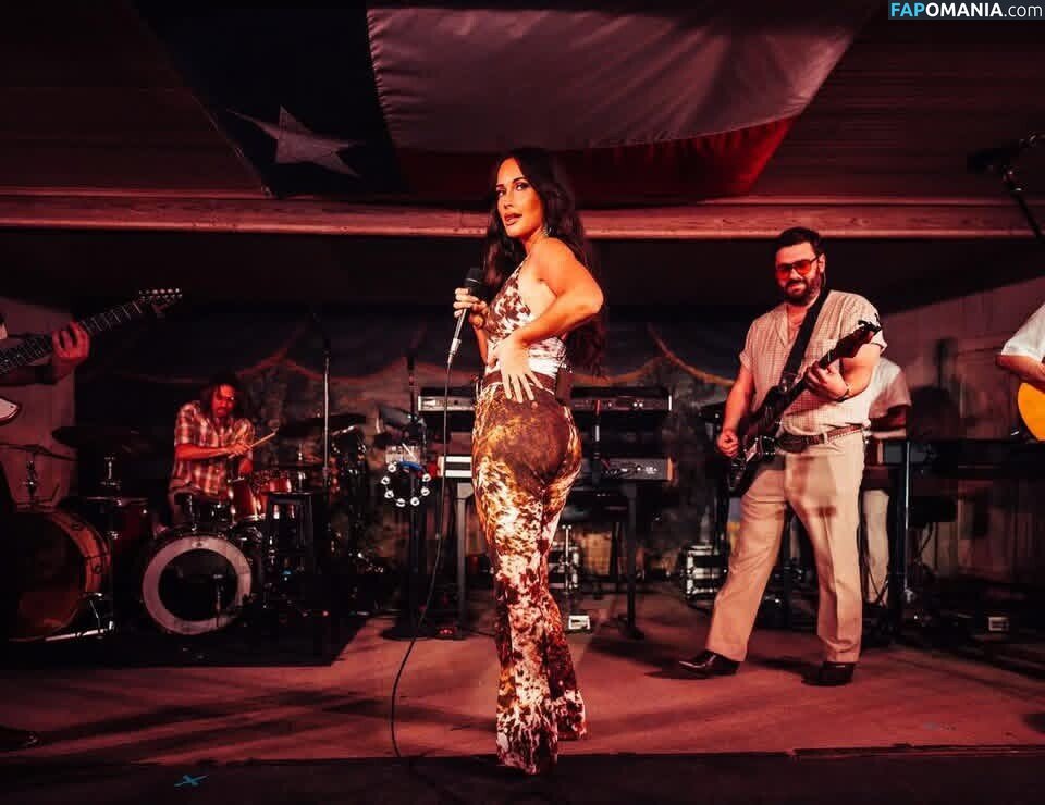 Kacey Musgraves / heavenlyyhazel / spaceykacey Nudo OnlyFans  Foto trapelata #34