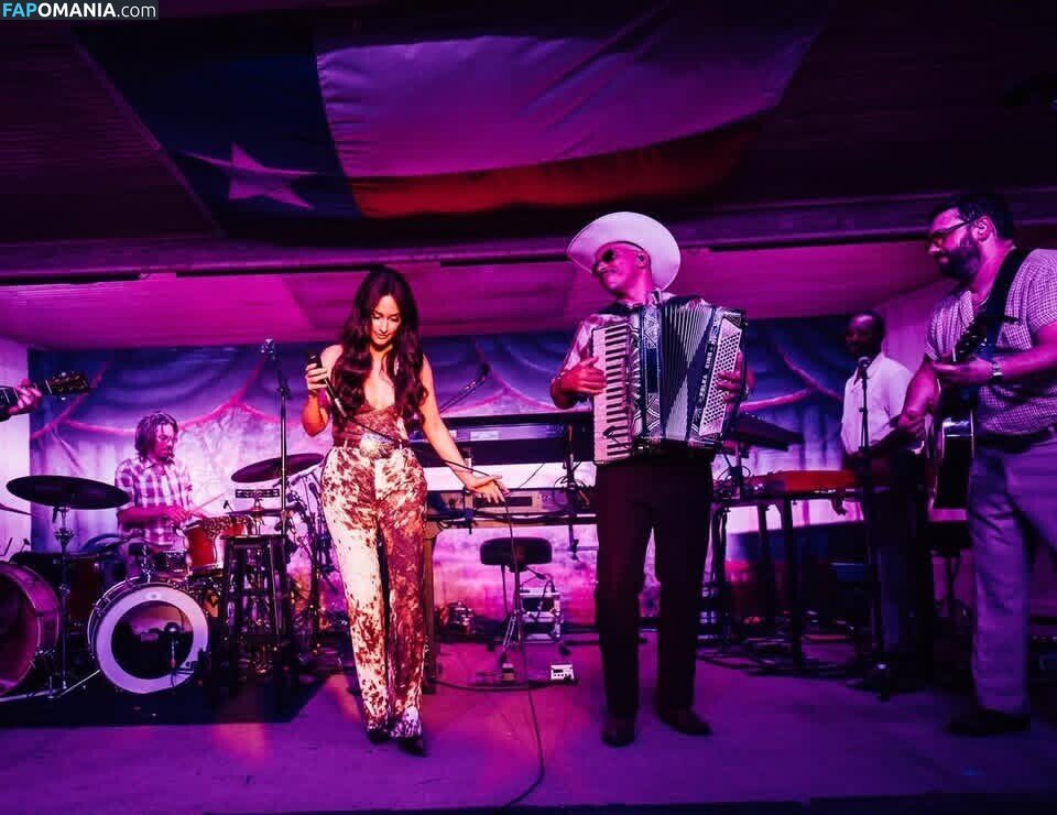 Kacey Musgraves / heavenlyyhazel / spaceykacey Nudo OnlyFans  Foto trapelata #35