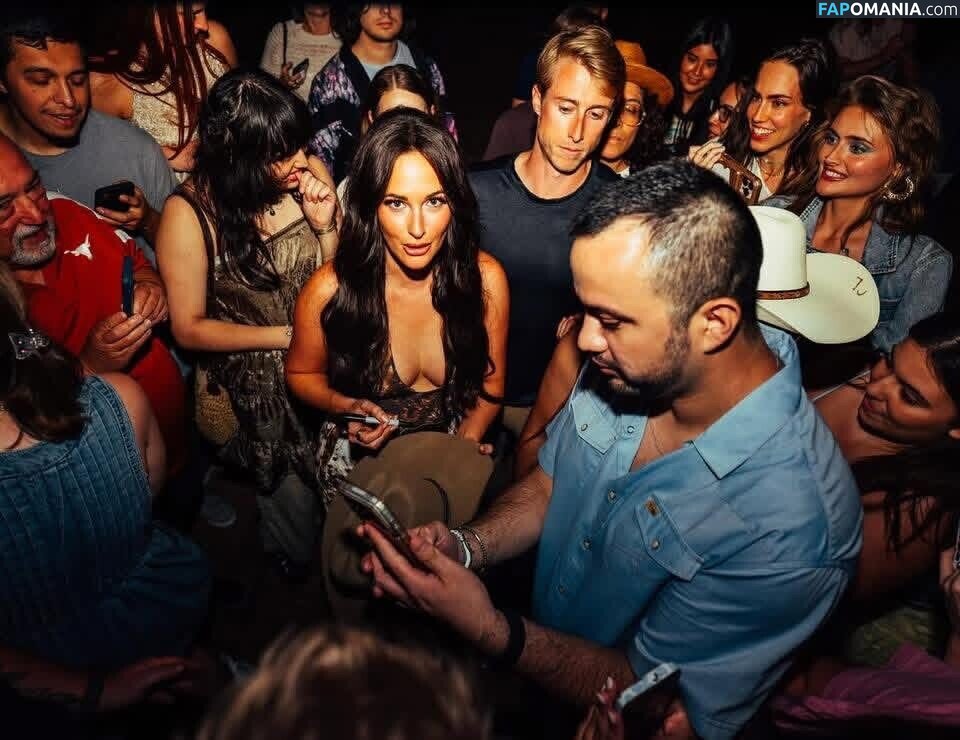 Kacey Musgraves / heavenlyyhazel / spaceykacey Nudo OnlyFans  Foto trapelata #36
