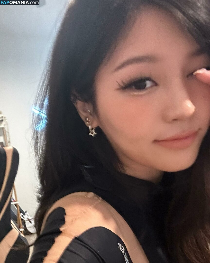 Aikuros / Hyoon / Kang Hee Yoon / floaromaa Nudo OnlyFans  Foto trapelata #1