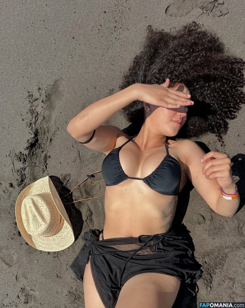 Karla Alessandra / Ksscurl Nudo OnlyFans  Foto trapelata #5