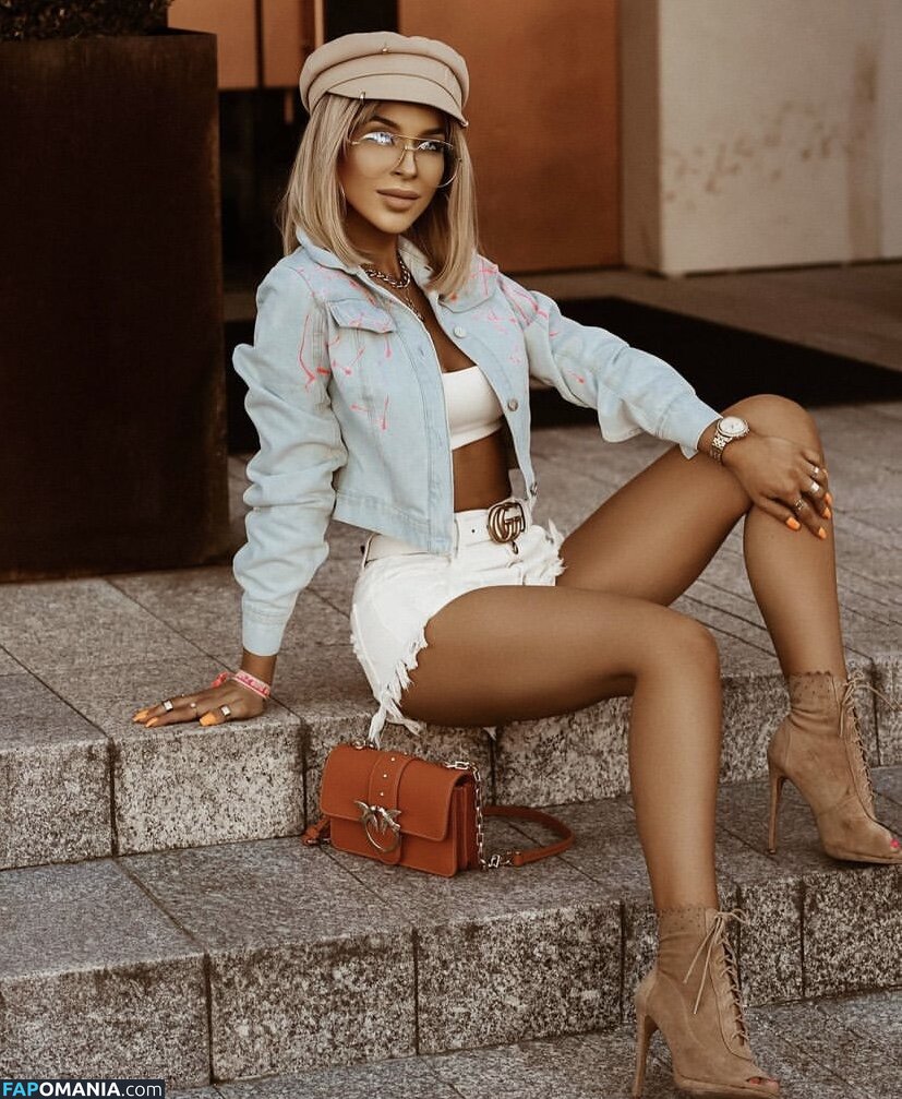 Karolina / brunettedoll77 / karolina_protsenko Nudo OnlyFans  Foto trapelata #9