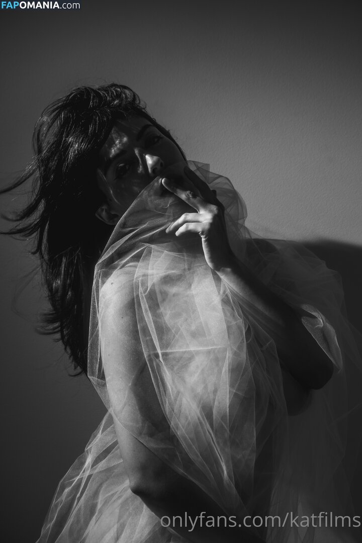 Kat Cabaret / Kat Dreams / Kat Streams / LeCabaret / Salacious Kitty / katfilms / katstreams / krmisfitcabaret Nudo OnlyFans  Foto trapelata #90