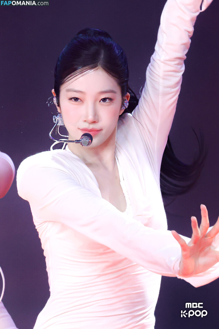 Kazuha Nakamura 中村 一葉 / LESSERAFIM / zuhazana Nudo OnlyFans  Foto trapelata #36