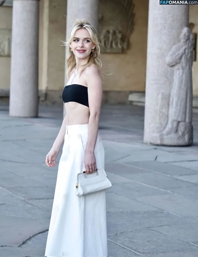 AdventuresSabrina / Kiernan Shipka / kiernanshipka Nudo OnlyFans  Foto trapelata #92
