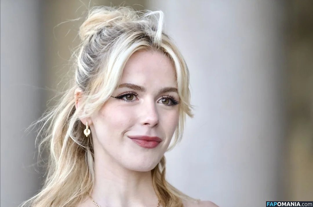 AdventuresSabrina / Kiernan Shipka / kiernanshipka Nudo OnlyFans  Foto trapelata #96