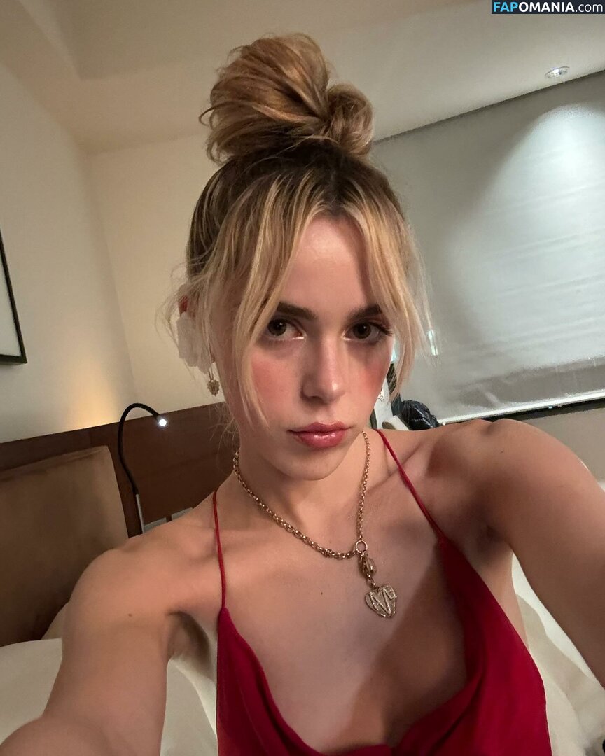 AdventuresSabrina / Kiernan Shipka / kiernanshipka Nudo OnlyFans  Foto trapelata #736