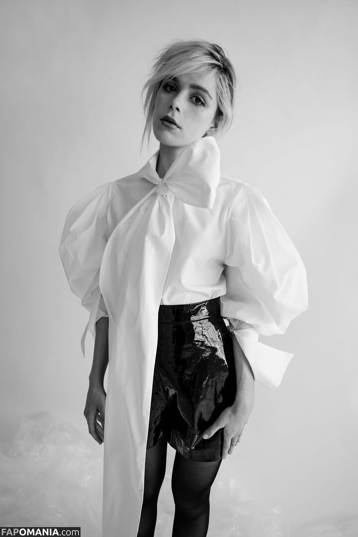 AdventuresSabrina / Kiernan Shipka / kiernanshipka Nudo OnlyFans  Foto trapelata #1534