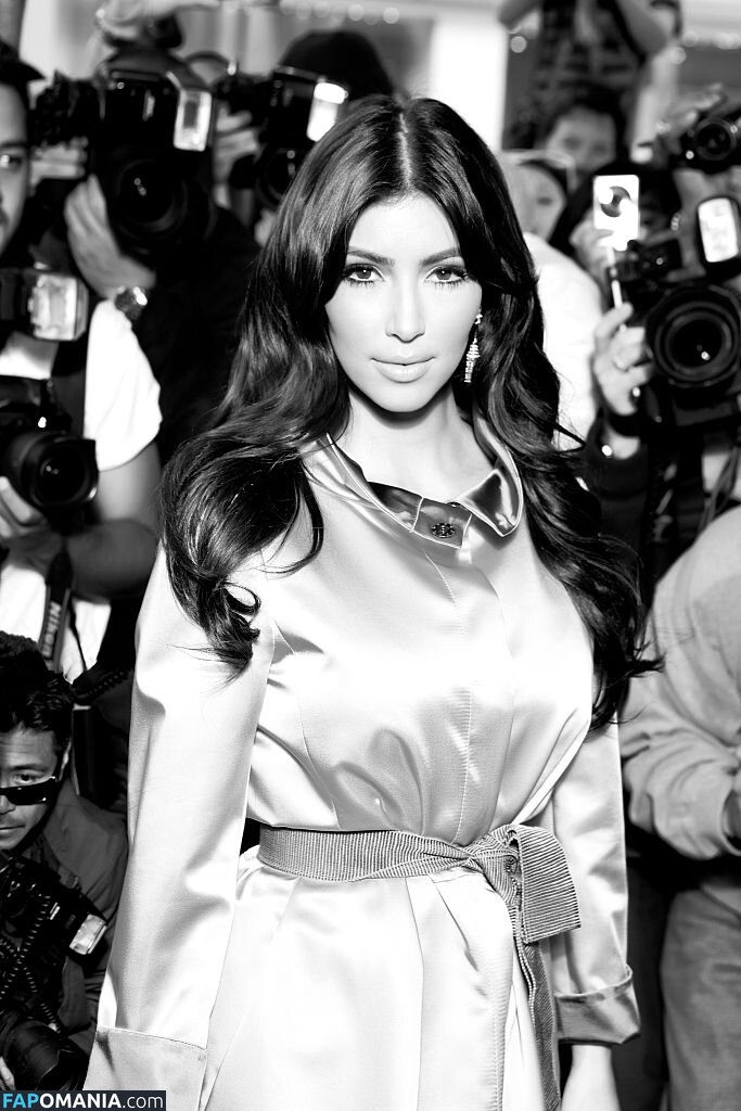 Kim Kardashian / kimkadarshian / kimkardashian Nudo OnlyFans  Foto trapelata #53