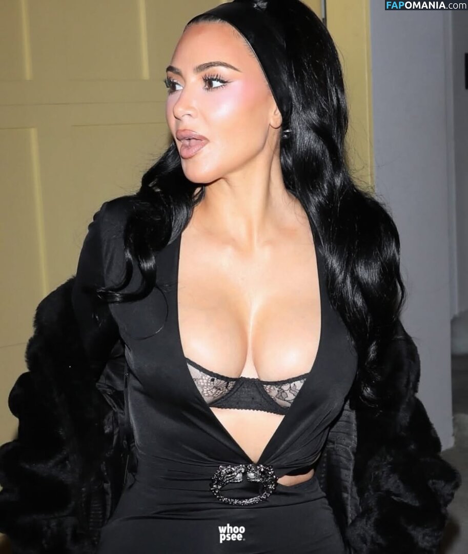 Kim Kardashian / kimkadarshian / kimkardashian Nudo OnlyFans  Foto trapelata #62