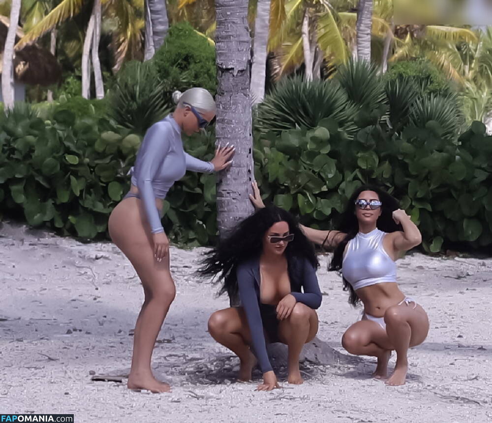 Kim Kardashian / kimkadarshian / kimkardashian Nudo OnlyFans  Foto trapelata #82