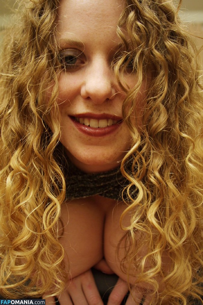 Kira The Little Redhead Nudo OnlyFans  Foto trapelata #364