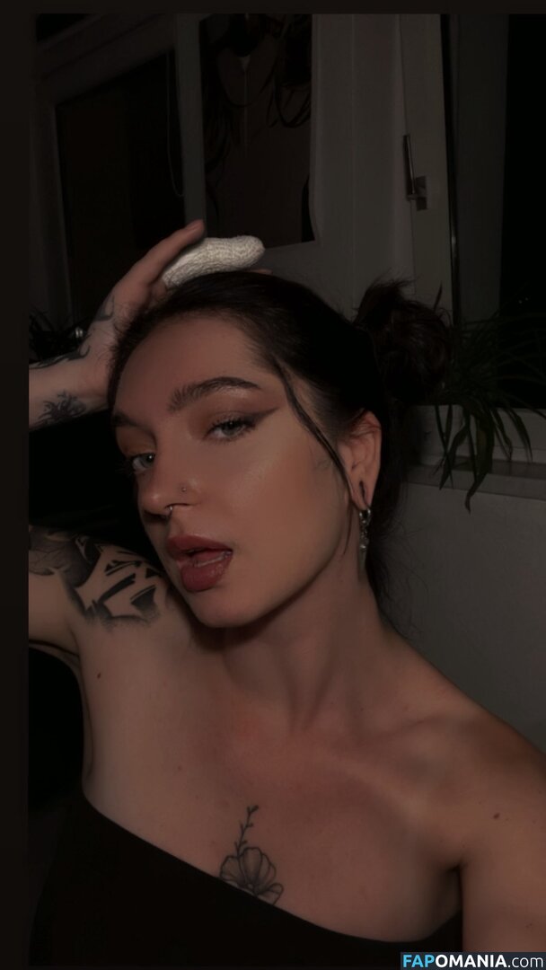 Kiras_note / Namiiii_Swaaaan / kirajulie Nudo OnlyFans  Foto trapelata #1