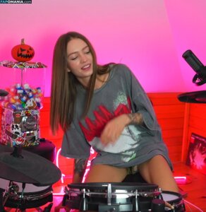 Kriss Drummer / Kristina Rybalchenko / kriss_drummer Nudo OnlyFans  Foto trapelata #2