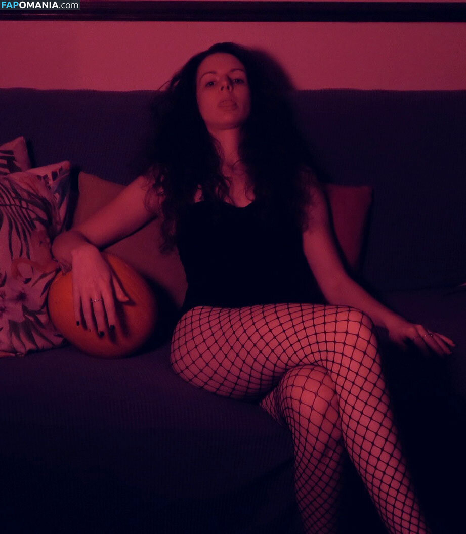 ASMR Attack / Lady ASMR / ladyasmr / sarahchubs Nudo OnlyFans  Foto trapelata #15