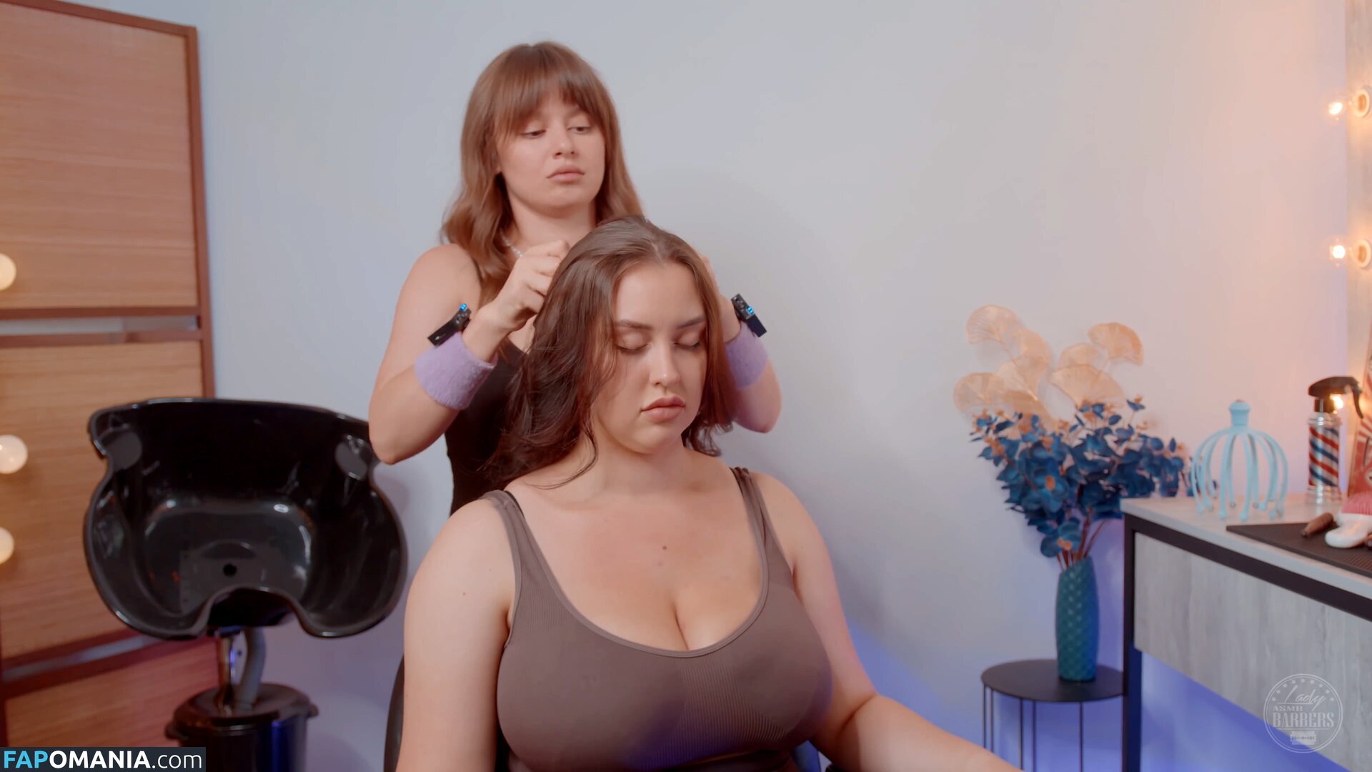 Lady Barbers Asmr / asmrladybarbers Nudo OnlyFans  Foto trapelata #2
