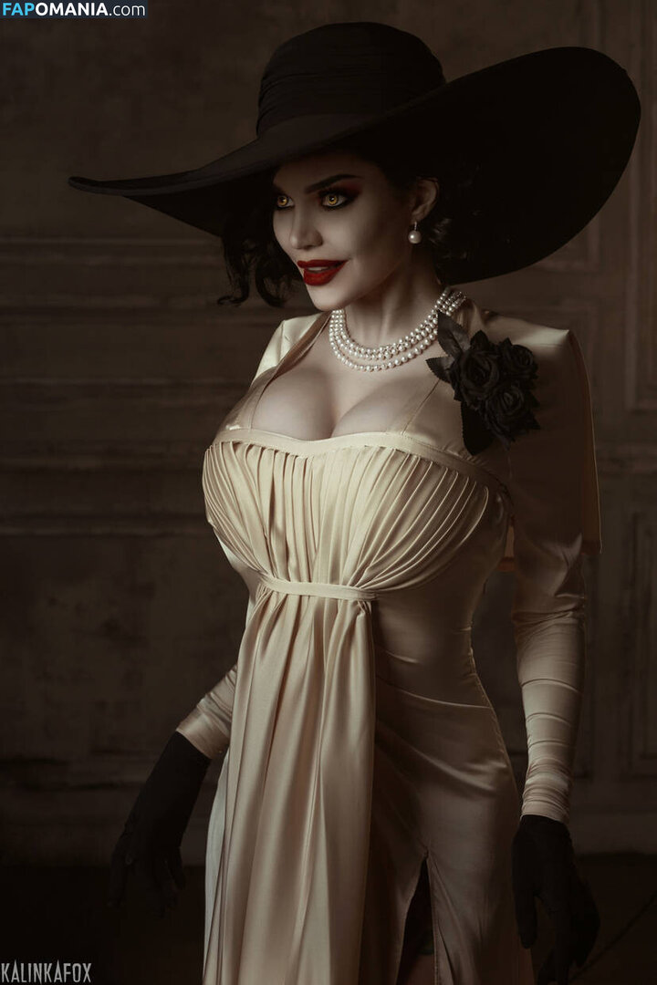 Alcina Dimitrescu and Bela Dimitrescu / Cassandra Dimitrescu / Daniela Dimitrescu / Lady Dimitrescu / ladydumitrescu Nudo OnlyFans  Foto trapelata #2