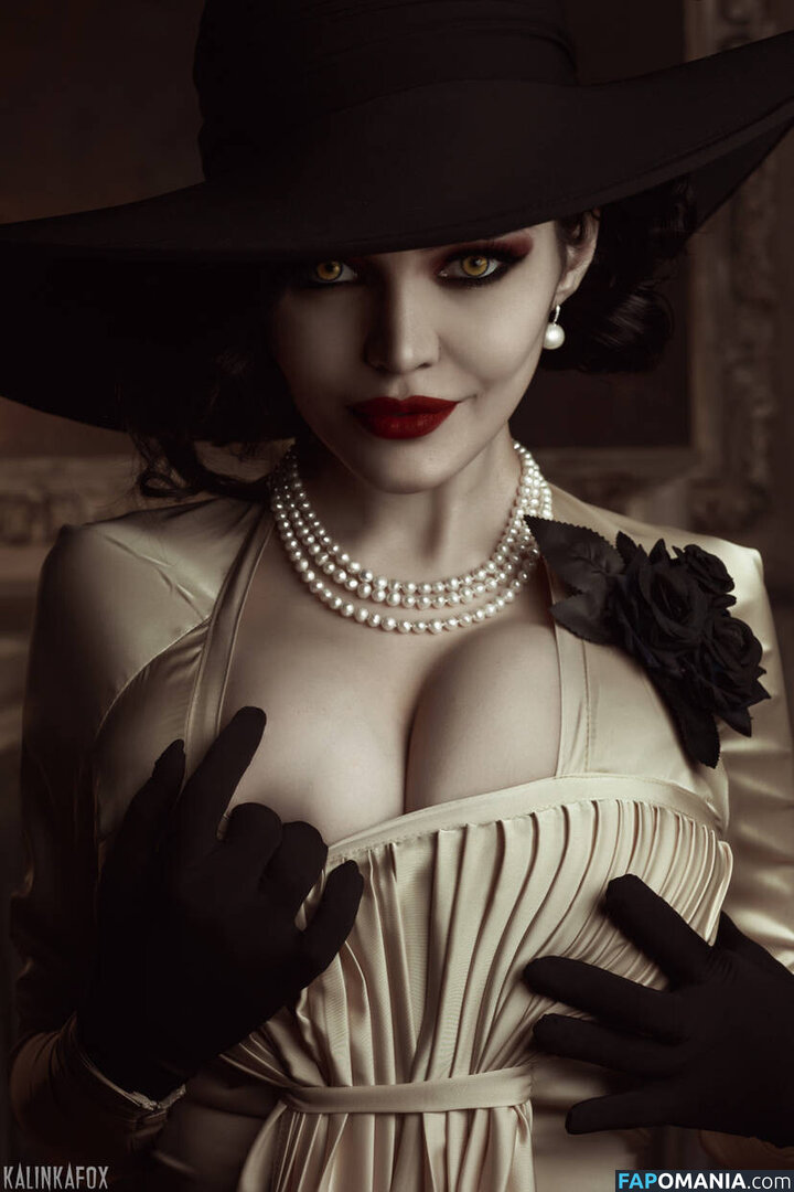 Alcina Dimitrescu and Bela Dimitrescu / Cassandra Dimitrescu / Daniela Dimitrescu / Lady Dimitrescu / ladydumitrescu Nudo OnlyFans  Foto trapelata #3
