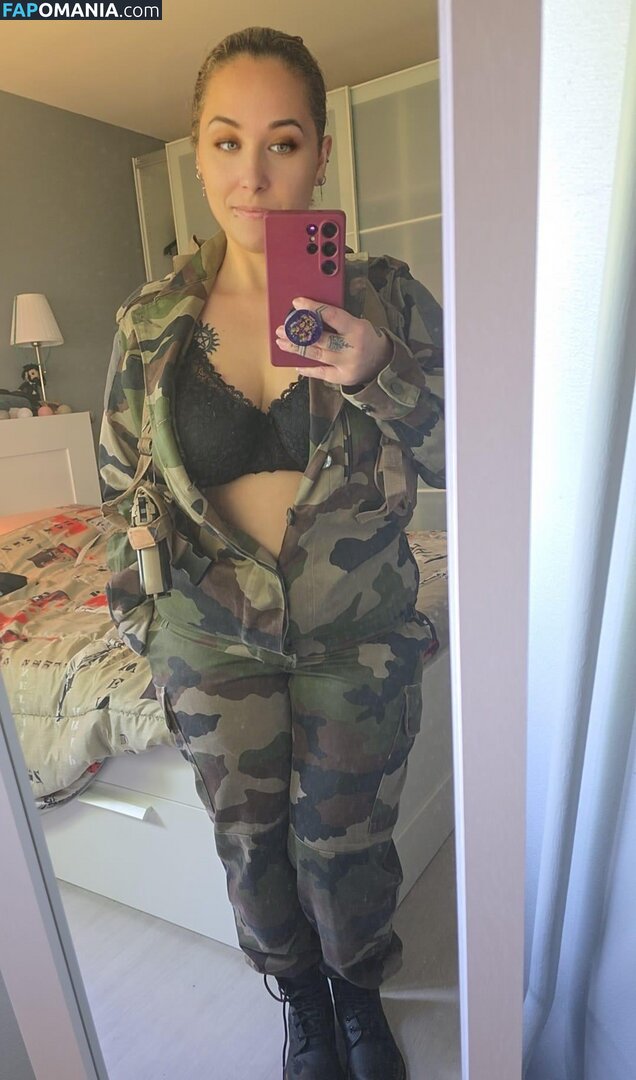 lariarussell / ryanfirst1 Nudo OnlyFans  Foto trapelata #11