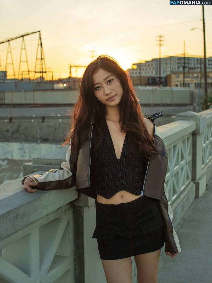 Famous Asian tiktoker / Leenda Dong / leendadong / leendaphotodumps Nudo OnlyFans  Foto trapelata #1