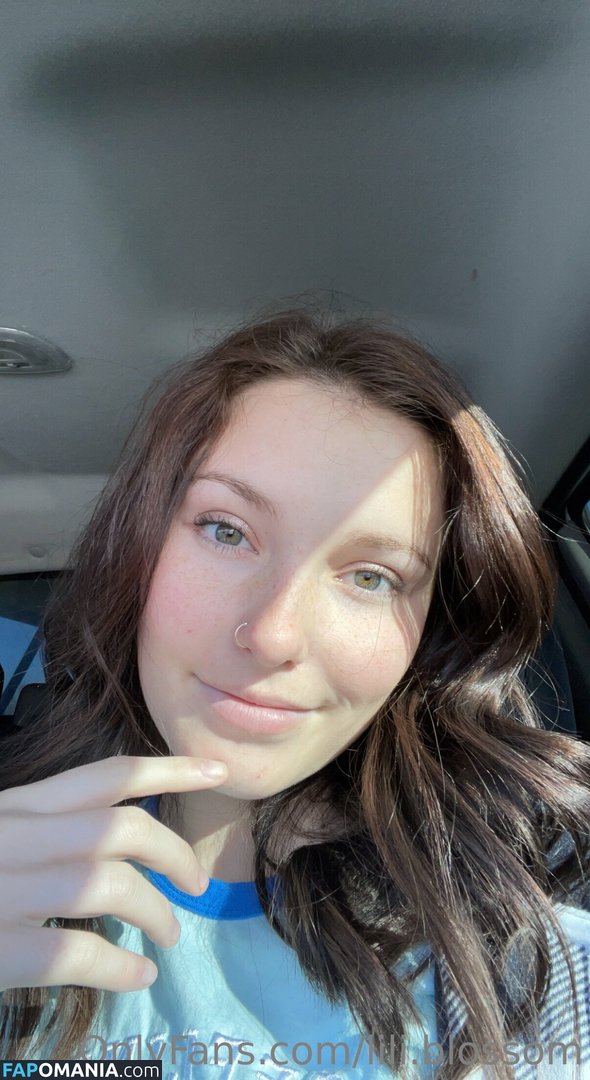 Lilly_Blossom / lili.blossom / lilyblossom_es Nudo OnlyFans  Foto trapelata #32