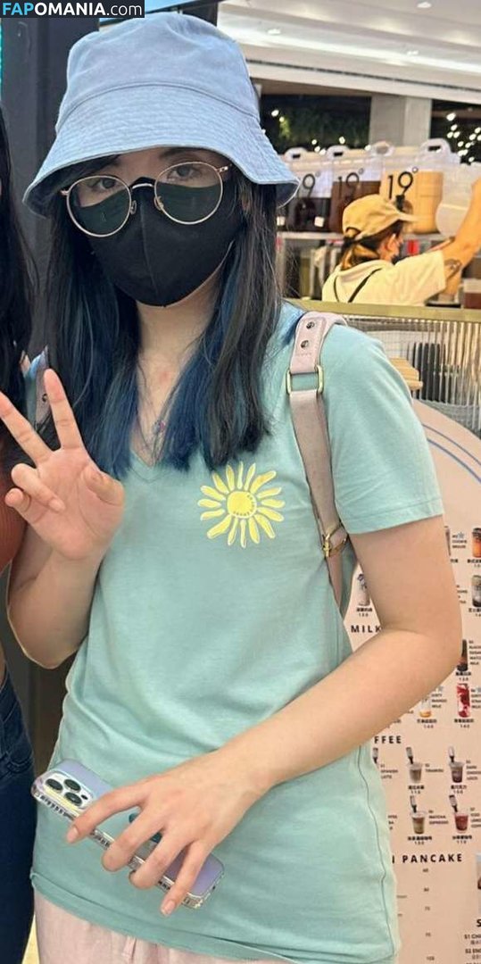 LilyPichu / onlysaber Nudo OnlyFans  Foto trapelata #37