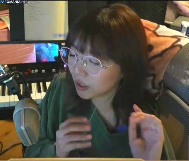 LilyPichu / onlysaber Nudo OnlyFans  Foto trapelata #308