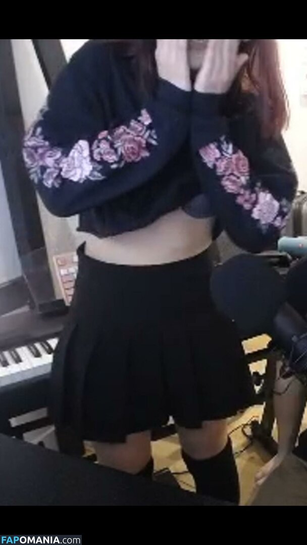 LilyPichu / onlysaber Nudo OnlyFans  Foto trapelata #390